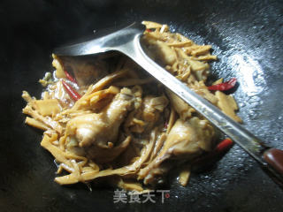 水笋烧鸡翅根的做法步骤：12