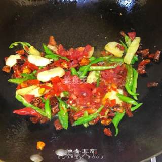 【四叶小馆】三椒爆羊肉的做法步骤：6