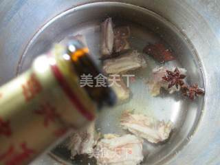 牛排骨粉丝汤的做法步骤：4