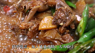 10元钱的营养美味【青椒焖鹌鹑】的做法步骤：6