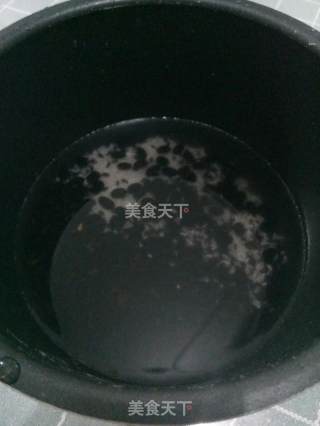 三黑养生粥的做法步骤：2