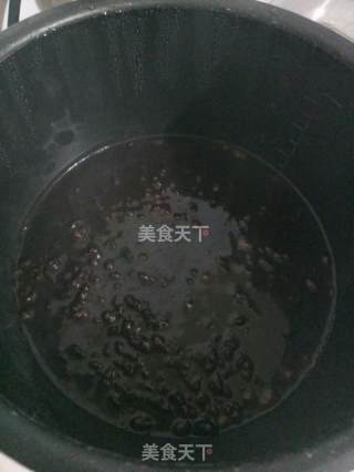三黑养生粥的做法步骤：3