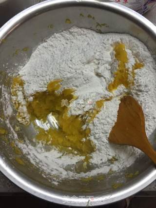 南瓜饼的做法步骤：2