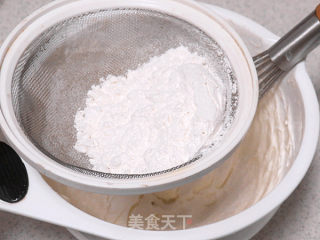 卡通彩绘。【紫薯酸奶蛋糕卷】的做法步骤：13