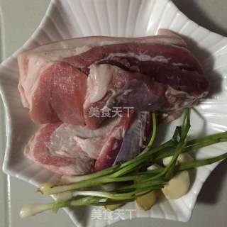 肉丁拌饭酱的做法步骤：1