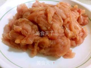 榨菜青椒炒肉丝的做法步骤：2
