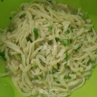 剩面条饼的做法步骤：2