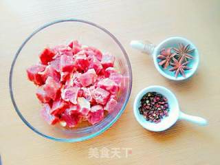 油焖牛肉小辣椒的做法步骤：3
