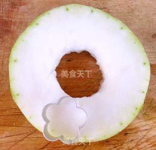 冬瓜镶嵌珍珠丸的做法步骤：1