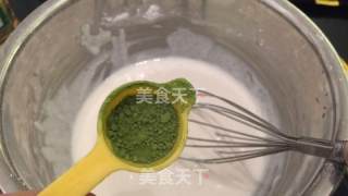 抹茶麻薯卷的做法步骤：1