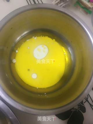 橘子海绵杯子蛋糕的做法步骤：1