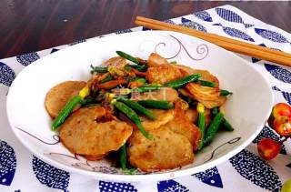 顶花小黄瓜炒肉卷的做法步骤：10
