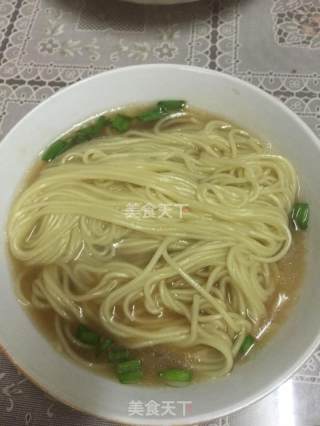 味鲜重的臭大元盖浇肉丝面的做法步骤：3