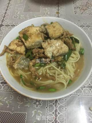 味鲜重的臭大元盖浇肉丝面的做法步骤：4