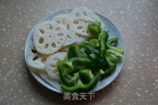 醋溜藕片的做法步骤：1