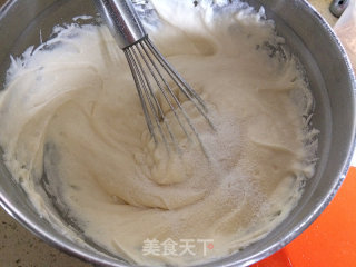 草莓夏洛特的做法步骤：4
