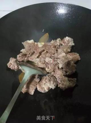 红焖牛腩煲的做法步骤：5