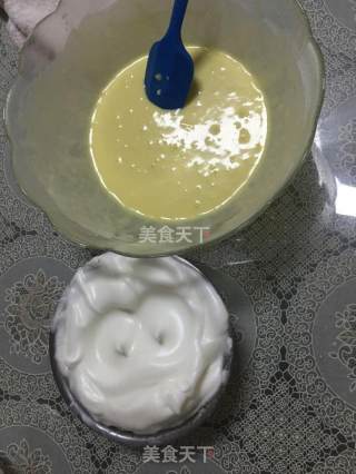 大人孩子都喜欢的牛奶海绵蛋糕的做法步骤：6