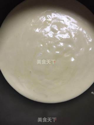 大人孩子都喜欢的牛奶海绵蛋糕的做法步骤：7