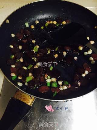 广式香肠焖饭的做法步骤：4
