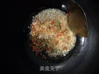 蒜香毛蛤肉的做法步骤：3