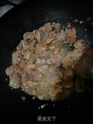 蒜香毛蛤肉的做法步骤：4