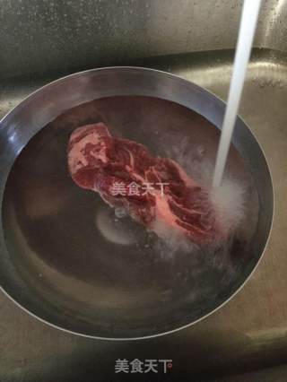 电饭煲酱香牛排的做法步骤：2