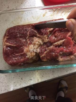 电饭煲酱香牛排的做法步骤：4