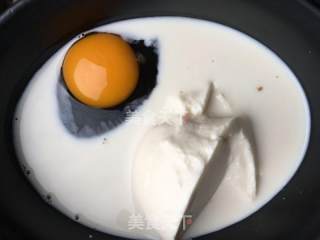 酸奶杂粮面包布丁的做法步骤：2