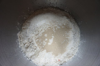 面包超人挤挤排包的做法步骤：2