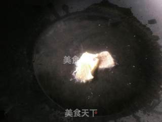 咸菜墨鱼仔的做法步骤：3
