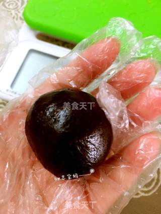 豆沙蛋黄酥的做法步骤：3