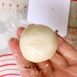 豆沙蛋黄酥的做法步骤：6