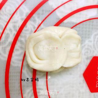 豆沙蛋黄酥的做法步骤：13