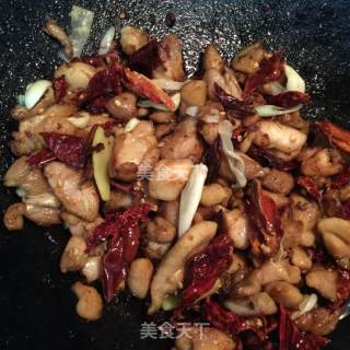 简易辣子鸡的做法步骤：11