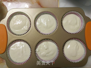 戚风杯子蛋糕的做法步骤：10