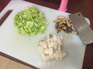 猪油渣酱油炒饭的做法步骤：1
