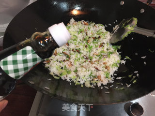 猪油渣酱油炒饭的做法步骤：6