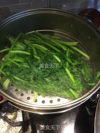 炝炒雪里红的做法步骤：1