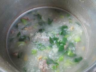 青菜黄豆排骨大米粥的做法步骤：10