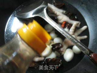 黑木耳鹌鹑蛋凤爪的做法步骤：6