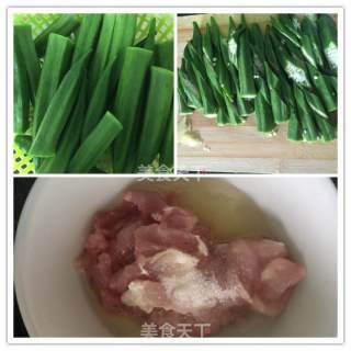 秋葵炒肉片的做法步骤：1