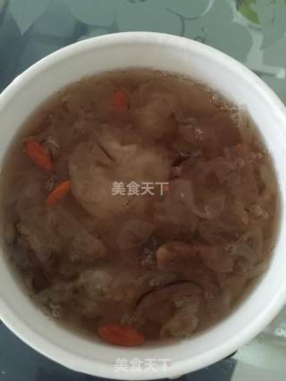 银耳桃胶甜汤的做法步骤：7