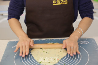 葱香苏打小饼的做法步骤：6