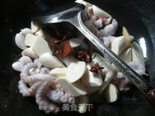 茭白烧章鱼的做法步骤：4