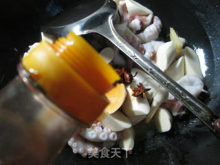 茭白烧章鱼的做法步骤：5