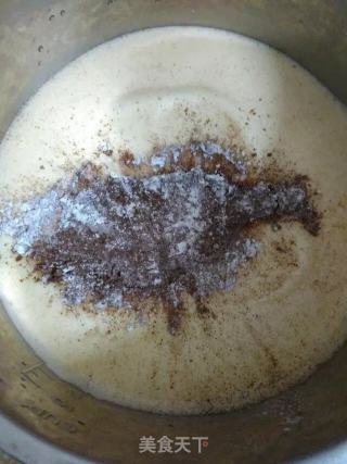 草莓奶油巧克力蛋糕——蛋糕边角料也有春天的做法步骤：3