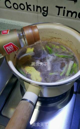 桃胶淮山炖羊肉的做法步骤：2