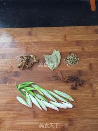 入口即化的红烧肉的做法步骤：4