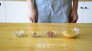 花生百合莲子豆浆的做法步骤：1